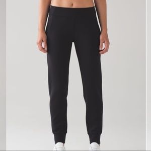 Lululemon Embrace the Space Jogger (Size 10)